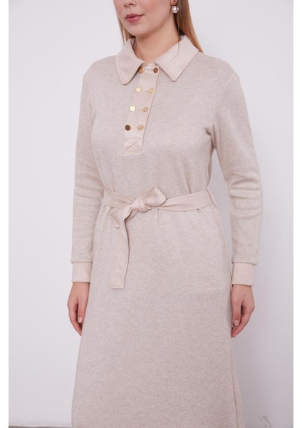 330257 Önü Göğüse Kadar Yarım Düğmeli Yaka ve Kol Ucu Süet Detaylı Kaşmir Elbise modelleri