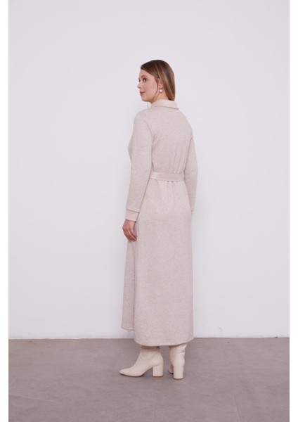 330257 Önü Göğüse Kadar Yarım Düğmeli Yaka ve Kol Ucu Süet Detaylı Kaşmir Elbise indirimleri