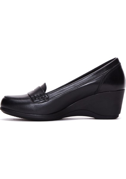 Kadın Siyah Deri Dolgu Topuklu Ayakkabı 25AFD412118 fiyatları