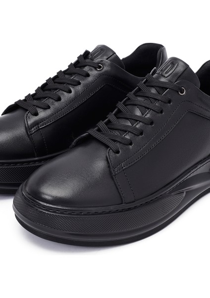 Erkek Siyah Bağcıklı Kalın Tabanlı Deri Sneaker 25WFD676118