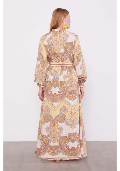 330288 Sıfır Yaka Yakası Fırfır Detaylı Yakadan Bele Kadar Düğmeli Kol Ucu ve Beli Lastikli Kuşaklı Elbise fırsatları