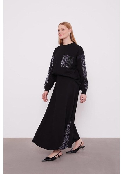 100626 Sıfır Yaka Göğüsü ve Kolu Leopar Detaylı Oversize Etek Ucu Leopar Detaylı Kloş Kloş Leopar Desenli Takım #01-25#