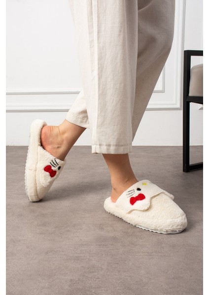 Kadın Ev Terliği Ayıcık Figürlü Peluş Ev Terliği Ses Yapmaz Taban Sıcak Şık Tasarım modelleri