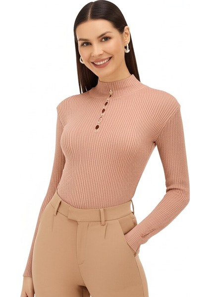 Kadın Kışlık Göğüste Şık Taşlı Yarım Yaka Uzun Kollu Bedene Oturan Likralı Örme Triko Badi Kazak