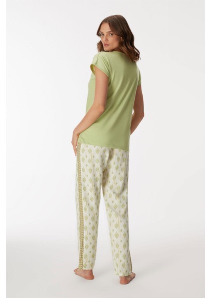 Kadın Bisiklet Yaka Detaylı Kısa Kollu Pijama Takım fırsatları