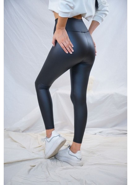 Kadın Siyah Mat Deri Tayt fırsatları