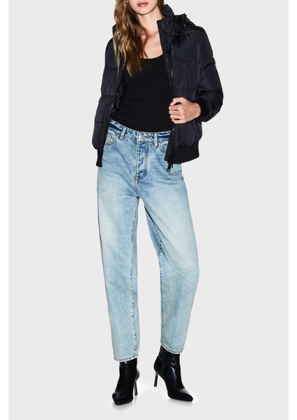 Kapitoneli Regular Fit Çıkarılabilir Kapüşonlu Şişme Mont Bayan Mont XW000228 AF12286 UC001 fiyatları