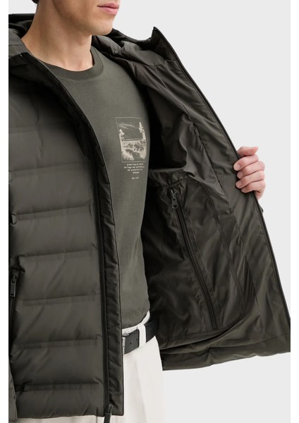 Kapitoneli Regular Fit Kapüşonlu Şişme Mont LV04LD521GPAR Erkek Mont LV04LD521G Par indirimleri