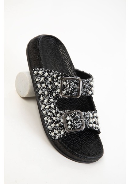 Siyah Beyaz Yazlık Kadın Terlik – Konforlu Çift Tokalı Tasarım indirimleri