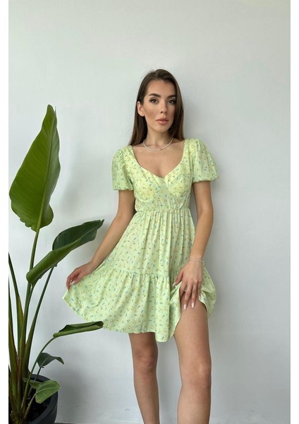 Yeşil Sırt Dekolteli Elbise