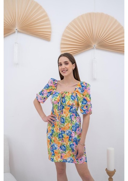 Desenli Boyundan Bağlamalı Desenli Elbise