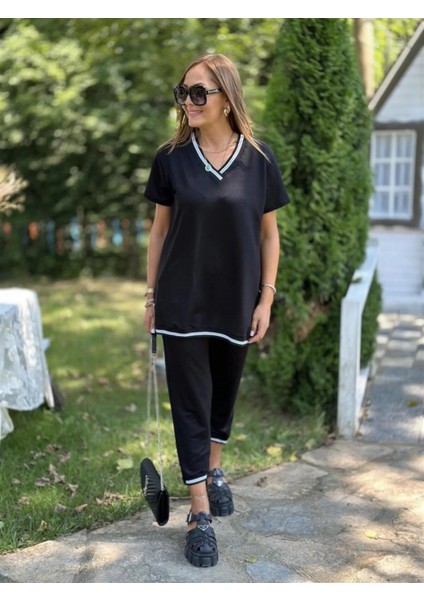 Kadın Kısa Kollu V Yakalı Iki Iplik Bluz ve Pantolon Ikili Takım