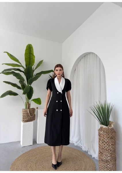 Reta Düğme Detaylı Elbise