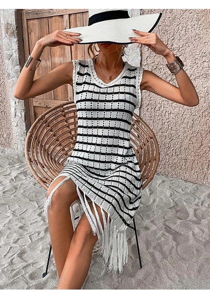 Kadın Kolsuz V Yaka Eteği Püsküllü Çizgi Desen Triko Elbise