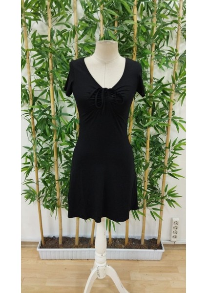 Kadın Kısa Kollu Derin Büzgülü V Yakalı Viskon Elbise