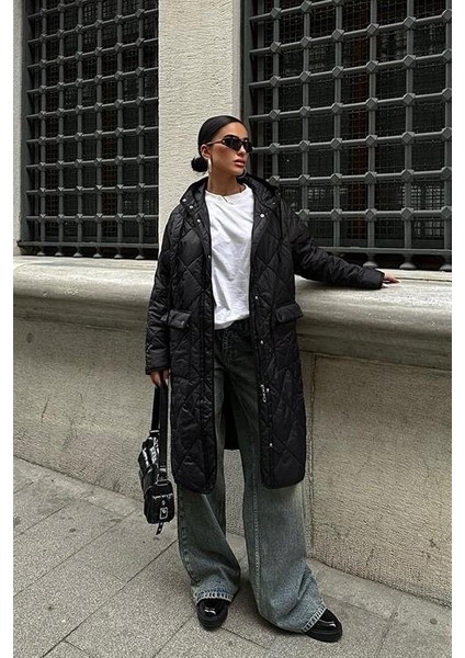 Fermuar ve Kapşonlu Uzun Kapitone Mont 7062