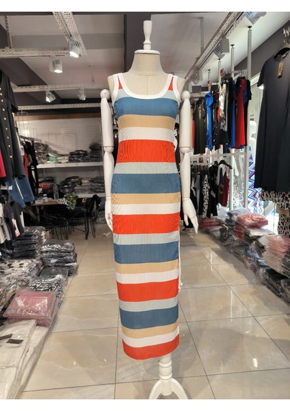 Kadın Kolsuz Şerit Desenli Büzgü Yırtmaçlı Pegasus Kumaş Elbise indirimleri