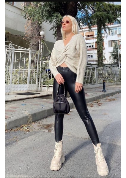 Kadın Siyah Fitform Mat Deri Tayt