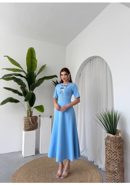 Wera Taşlı Fiyonk Detaylı Elbise