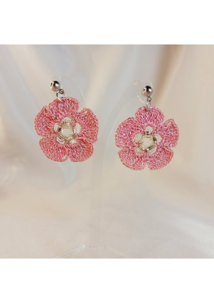 Bohem Tarz El Yapımı Örgü Çiçek Küpe | Günlük ve Özel Gün Kullanımı Için | Antialerjik Hafif Örgü Çiçek Küpe | El Emeği, Zarif Yazlık Küpe Tasarımı | Yaz, Plaj, Bahar Koleksiyonu Takı modelleri