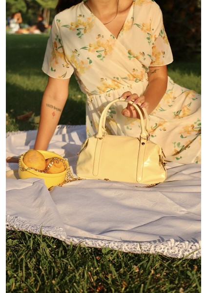 Parlak Mini Kadın El ve Omuz Çantası – Şık ve Zarif Tasarım indirimleri