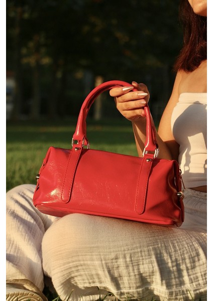 Parlak Mini Kadın El ve Omuz Çantası – Şık ve Zarif Tasarım fiyatları