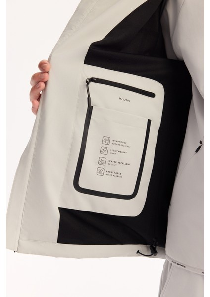 Erkek Gri Kapüşonlu Su İtici Rüzgar Geçirmez Hafif Mevsimlik Comfort Fit Mont A52Y6036 indirimleri