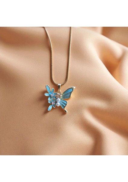 Mavi Çiçekli Kelebek Kolye – Çelik, Altın Kaplama, Inci Detaylı