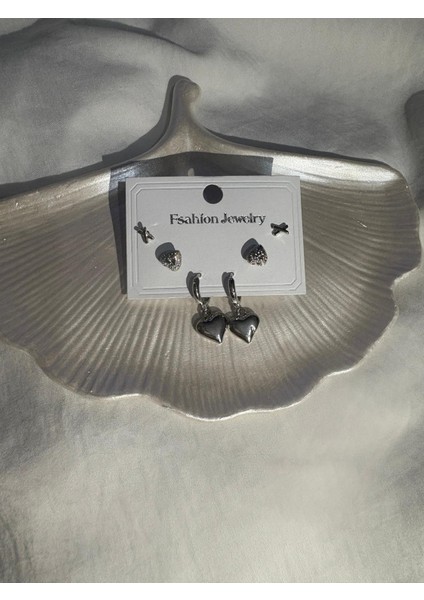 6 lı Set Gümüş Renk Kalp ve Yıldız Çelik Küpe Seti – Romantik ve Şık Tasarım modelleri