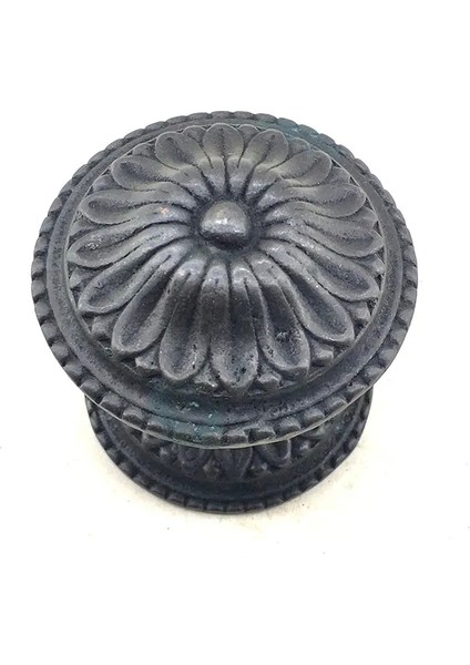 Antika Tarz Dekoratif Pirinç Papatya Kapı Babası - 73MM, Oksit