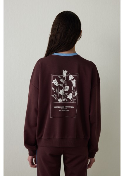 Kahverengi Çiçek Desenli Yakalı Oversize Sweatshirt - Inspired By Flora
