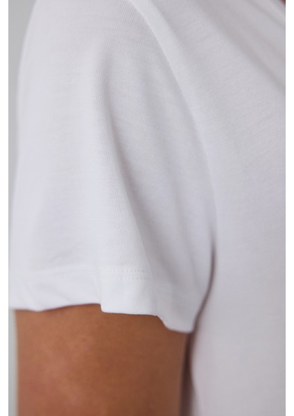 Beyaz V Yaka Kısa Kollu Tişört