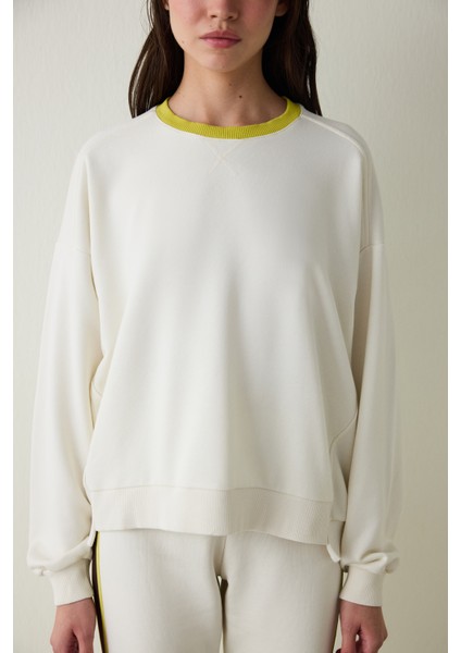 Açık Bej Çiçek Desenli Yakalı Oversize Çan Sweatshirt - Inspired By Flora