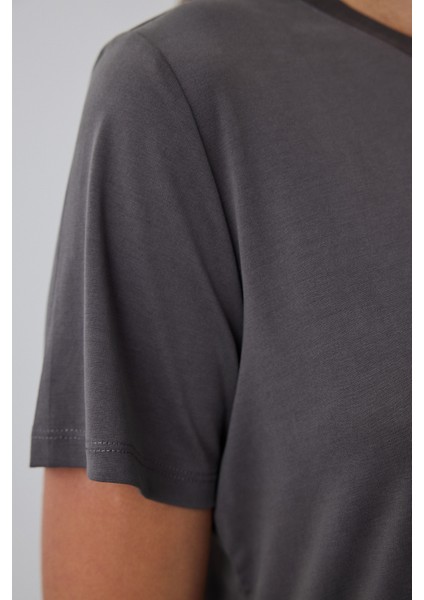 Antrasit Bisiklet Yaka Modal Tişört