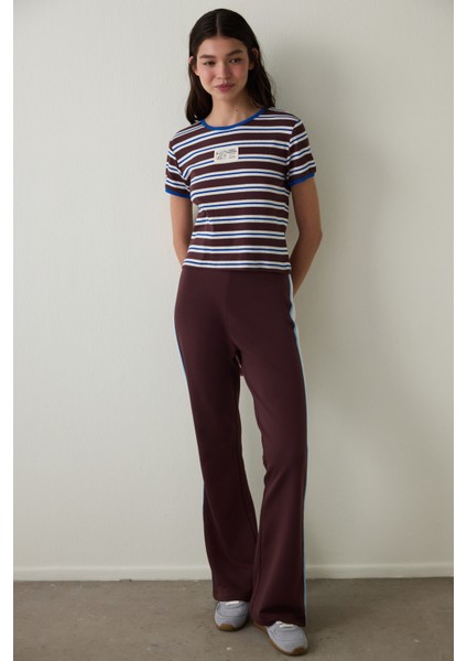 Kahverengi Bozkır Lalesi Bisiklet Yaka Pamuklu Çizgili Crop Tişört - Inspired by Flora fırsatları