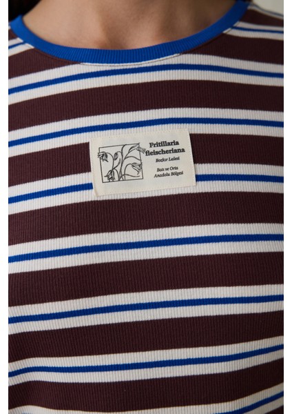 Kahverengi Bozkır Lalesi Bisiklet Yaka Pamuklu Çizgili Crop Tişört - Inspired by Flora