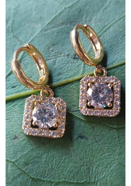 Gold Renk Lüks Gösterişli Figürlü Parıltılı Küpe