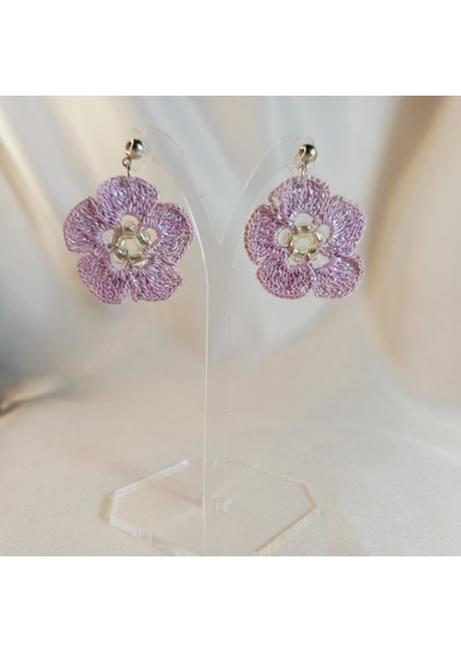 El Örgüsü Çiçek Küpe | Yazlık Moda, Bohem Stil, El Yapımı Takı Modelleri | Kadın El Yapımı Çiçek Küpe | Yaz, Plaj, Bahar Kombinlerine Uygun Tasarım | Hafif Antialerjik El Yapımı Küpe