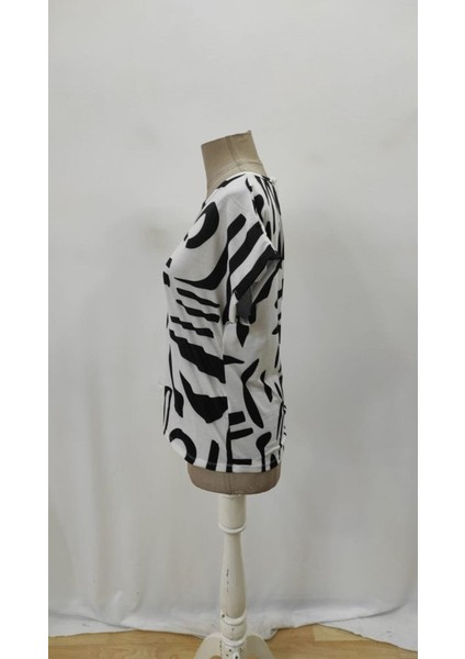 Kadın Kısa Kollu Yuvarlak Yaka Desenli Süprem Bluz