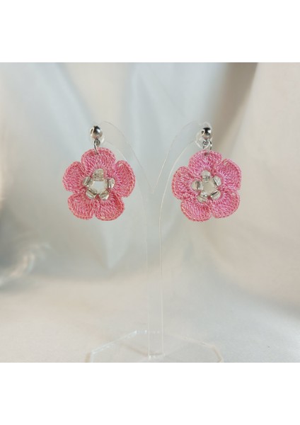 El Örgüsü Çiçek Küpe | Yazlık Moda, Bohem Stil, El Yapımı Takı Modelleri | Kadın El Yapımı Çiçek Küpe | Yaz, Plaj, Bahar Kombinlerine Uygun Tasarım | Kadın Küpe Modelleri | Çiçek Küpe indirimleri