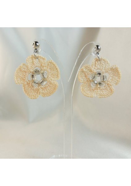 El Yapımı Örgü Çiçek Küpe | Bohem ve Vintage Stil Kadın Takı Modelleri | Kadın El Yapımı Çiçek Küpe | Yaz, Plaj, Bahar Kombinlerine Uygun Tasarım | Günlük ve Özel Gün Kullanımı Için modelleri