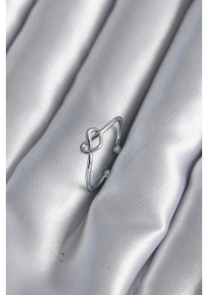 Gümüş Renk Düğüm Kalp Model Kadın Yüzük