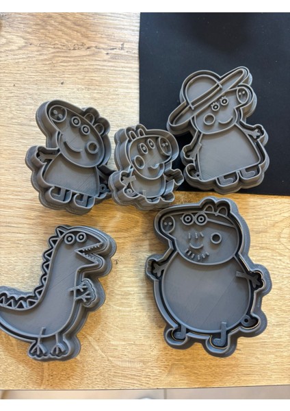 Peppa Pig Kurabiye Kalıbı - Şeker Hamuru Kalıbı - Kesicili Model 10 Parça modelleri
