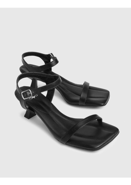 Carmela Hakiki Deri Siyah Kadın Topuklu Sandalet fiyatları