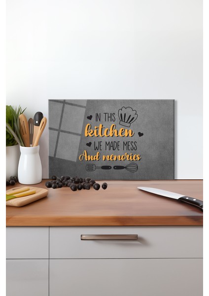 Kitchen Memories Cam Kesme Tahtası , Silikon Ayaklı, Isıya Kırılmaya Dayanıklı, Sunum Kesim Tablası