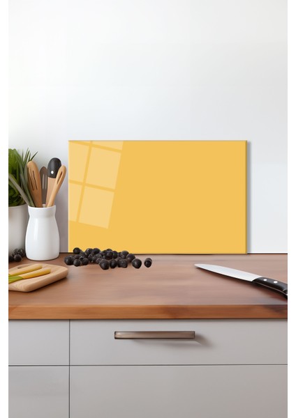 Limon Sarısı Cam Kesme Tahtası, Silikon Ayaklı, Isıya Kırılmaya Dayanıklı, Sunum Kesim Tablası