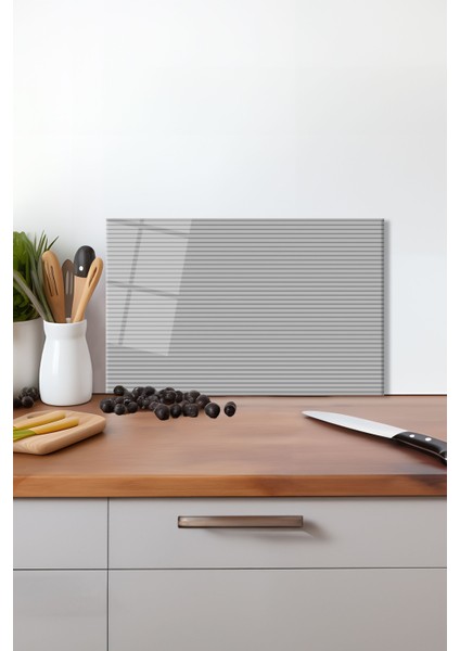 Gri Çizgili Tasarım Cam Kesme Tahtası , Silikon Ayaklı Isıya Kırılmaya Dayanıklı Sunum Kesim Tablası