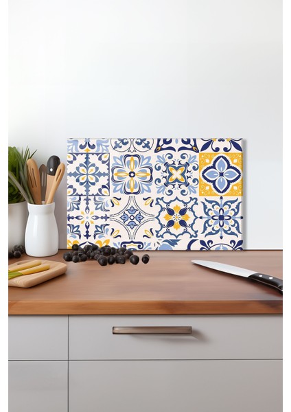 Mavi Çini Desenli Cam Kesme Tahtası, Silikon Ayaklı, Isıya Kırılmaya Dayanıklı, Sunum Kesim Tablası