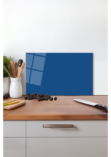 Çivit Mavisi Rengi Cam Kesme Tahtası, Silikon Ayaklı, Isıya Kırılmaya Dayanıklı Sunum Kesim Tablası