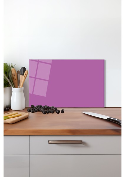 Menekşe Rengi Cam Kesme Tahtası, Silikon Ayaklı, Isıya Kırılmaya Dayanıklı, Sunum Kesim Tablası